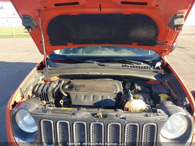 12697309 :رقم المزاد ، ZACCJBATXGPD29744 vin ، 2016 Jeep Renegade Sport مزاد بيع