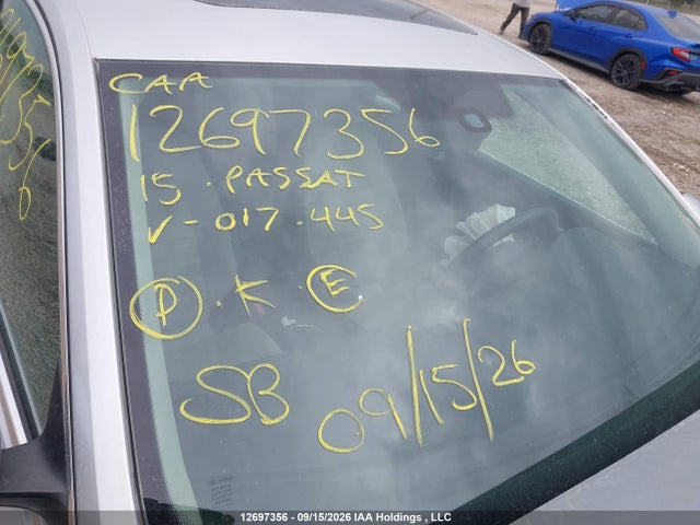 1VWBS7A3XFC017445 Volkswagen PASSAT SE