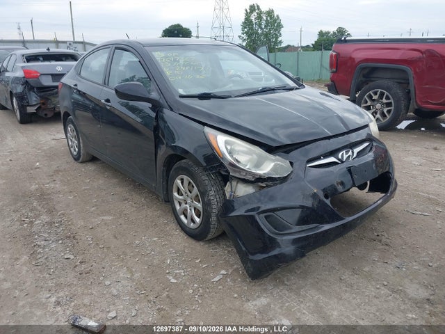 2013 Hyundai Accent Gl მანქანა იყიდება აუქციონზე, vin: KMHCT4AE5DU291417, აუქციონის ნომერი: 12697387