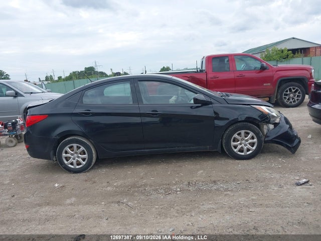 2013 Hyundai Accent Gl მანქანა იყიდება აუქციონზე, vin: KMHCT4AE5DU291417, აუქციონის ნომერი: 12697387