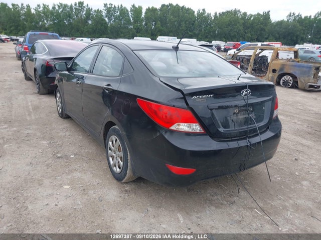 2013 Hyundai Accent Gl მანქანა იყიდება აუქციონზე, vin: KMHCT4AE5DU291417, აუქციონის ნომერი: 12697387