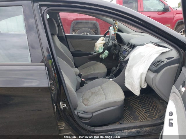 2013 Hyundai Accent Gl მანქანა იყიდება აუქციონზე, vin: KMHCT4AE5DU291417, აუქციონის ნომერი: 12697387