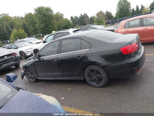 2011 Volkswagen Jetta 2.5l Comfortline/2.5l Sportline მანქანა იყიდება აუქციონზე, vin: 3VWDX7AJ8BM373555, აუქციონის ნომერი: 12697396