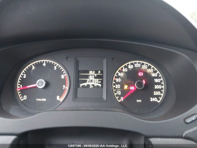 2011 Volkswagen Jetta 2.5l Comfortline/2.5l Sportline მანქანა იყიდება აუქციონზე, vin: 3VWDX7AJ8BM373555, აუქციონის ნომერი: 12697396