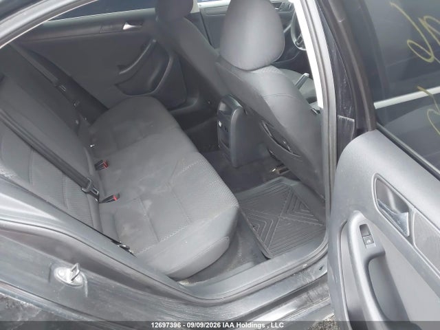 2011 Volkswagen Jetta 2.5l Comfortline/2.5l Sportline მანქანა იყიდება აუქციონზე, vin: 3VWDX7AJ8BM373555, აუქციონის ნომერი: 12697396