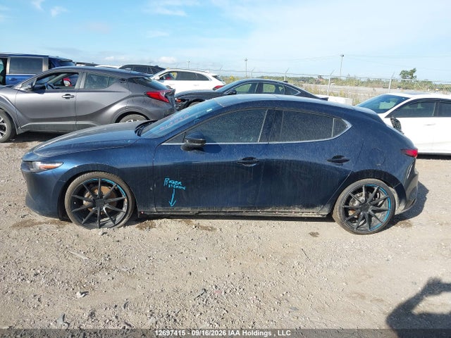 12697415 :رقم المزاد ، JM1BPBMY4N1513530 vin ، 2022 Mazda Mazda3 Gt W/turbo مزاد بيع