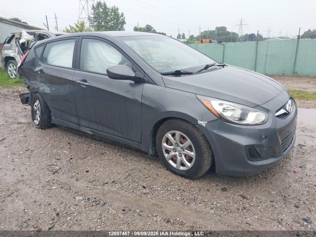 2013 Hyundai Accent Gls/gs მანქანა იყიდება აუქციონზე, vin: KMHCT5AE5DU066341, აუქციონის ნომერი: 12697467