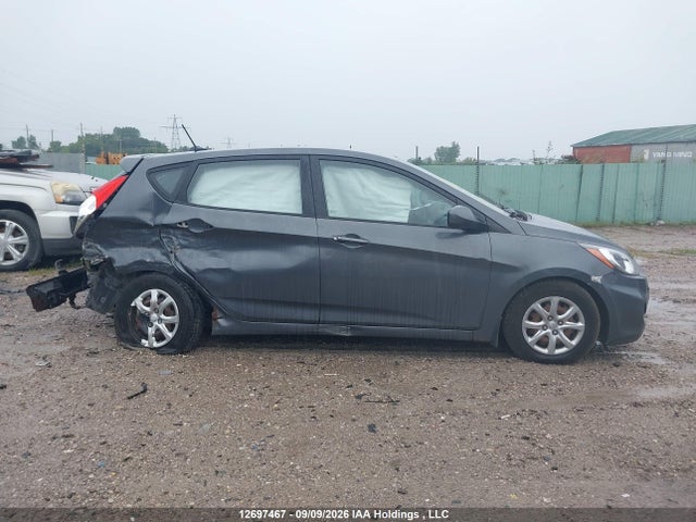 2013 Hyundai Accent Gls/gs მანქანა იყიდება აუქციონზე, vin: KMHCT5AE5DU066341, აუქციონის ნომერი: 12697467