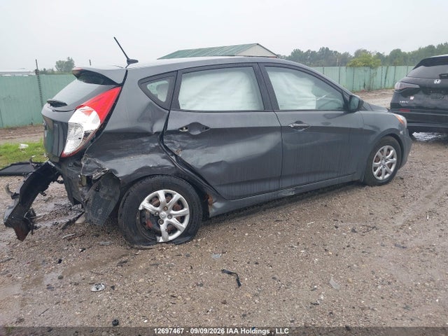 2013 Hyundai Accent Gls/gs მანქანა იყიდება აუქციონზე, vin: KMHCT5AE5DU066341, აუქციონის ნომერი: 12697467