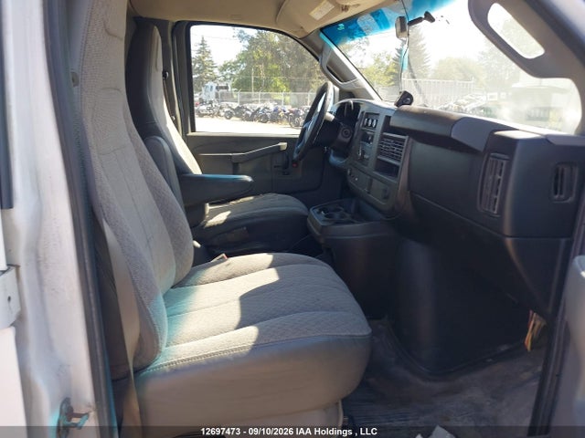 GMC Savana G2500 2017 1GTW7BFFXH1129463 Image 5