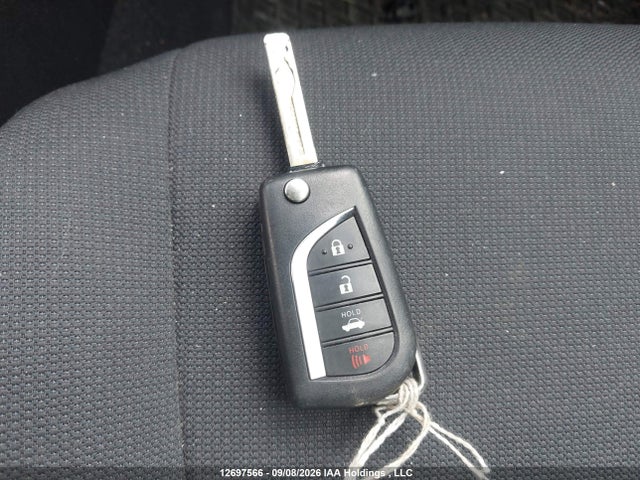 5YFBPRBE7LP124262 Toyota COROLLA LE