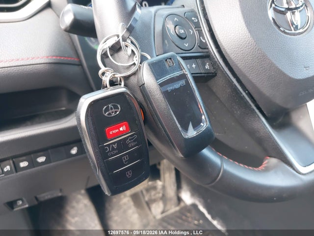 Toyota RAV4 XSE 2025 JTMGB3FV8SD235061 Image 11