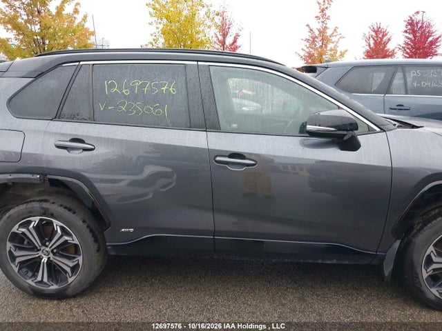 Toyota RAV4 XSE 2025 JTMGB3FV8SD235061 Image 14