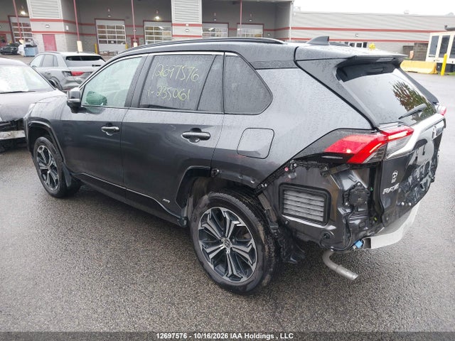 Toyota RAV4 XSE 2025 JTMGB3FV8SD235061 Image 3