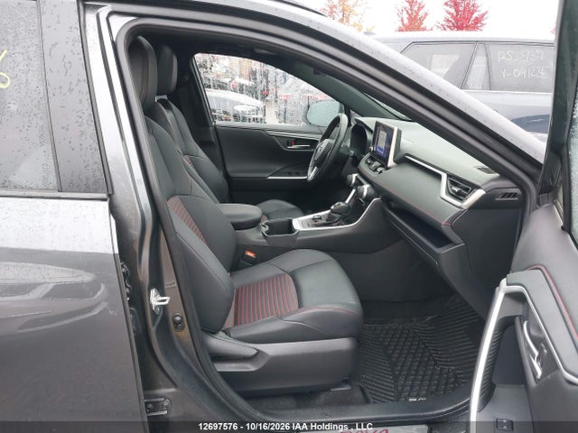 Toyota RAV4 XSE 2025 JTMGB3FV8SD235061 Image 5