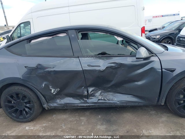 Tesla Model Y Long Range 2023 7SAYGDEE6PF774844 Image 6