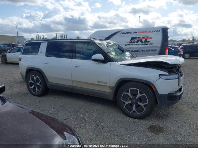 Rivian R1s Adventure 2024 7PDSGABA2RN034451 Image 13