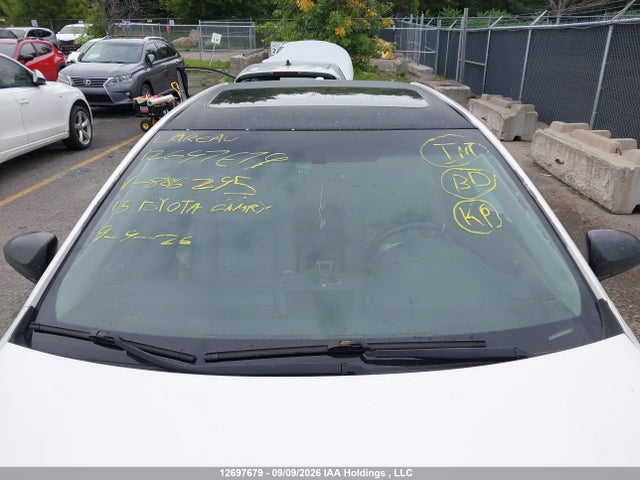 12697679 :رقم المزاد ، 4T1BF1FK8FU886295 vin ، 2015 Toyota Camry Le/xle/se/xse مزاد بيع