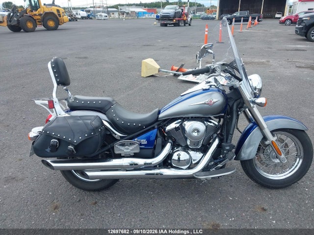 12697682 :رقم المزاد ، JKAVN2D11AA039157 vin ، 2010 Kawasaki Vn900 D مزاد بيع
