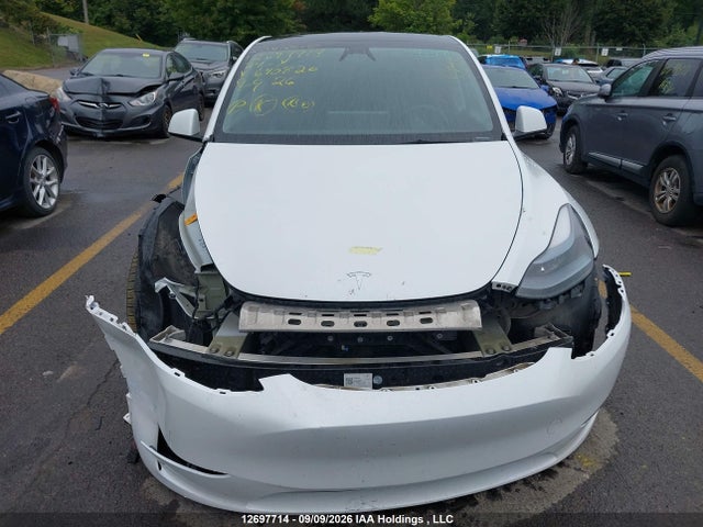 Tesla Model Y Long Range 2024 LRWYGDEEXRC640820 Image 13