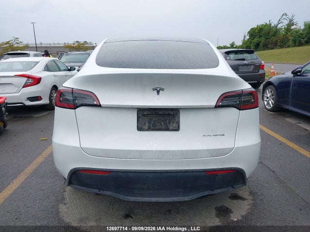 Tesla Model Y Long Range 2024 LRWYGDEEXRC640820 Image 17