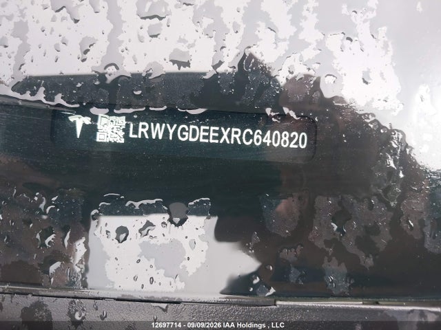 Tesla Model Y Long Range 2024 LRWYGDEEXRC640820 Image 20