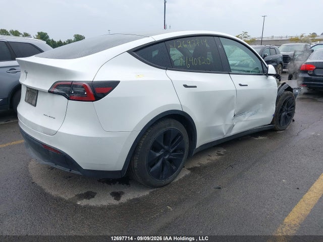 Tesla Model Y Long Range 2024 LRWYGDEEXRC640820 Image 4