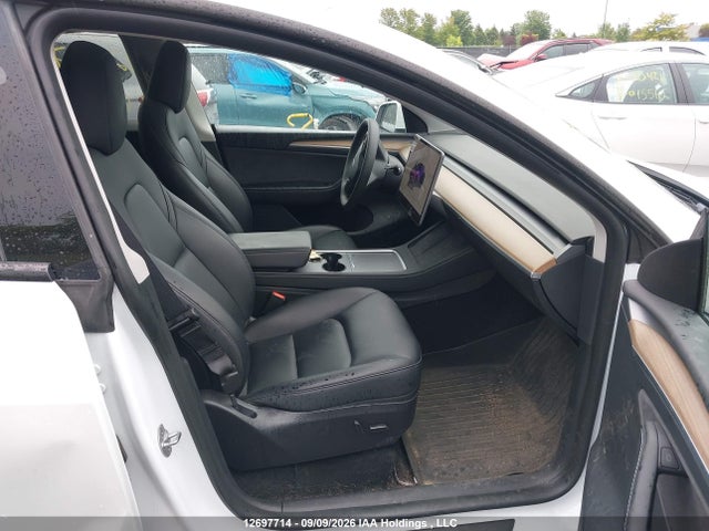 Tesla Model Y Long Range 2024 LRWYGDEEXRC640820 Image 5