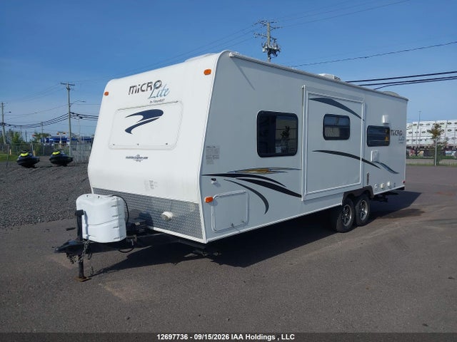 Flagstaff Micro-lite 2014 4X4TFLA22ED128392 Image 2