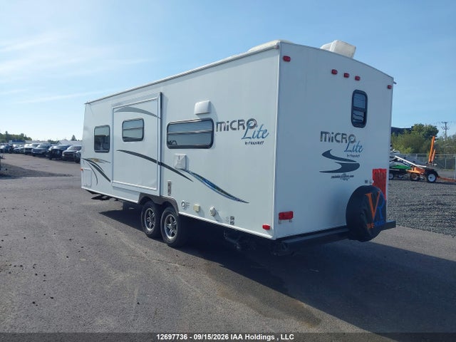 Flagstaff Micro-lite 2014 4X4TFLA22ED128392 Image 3