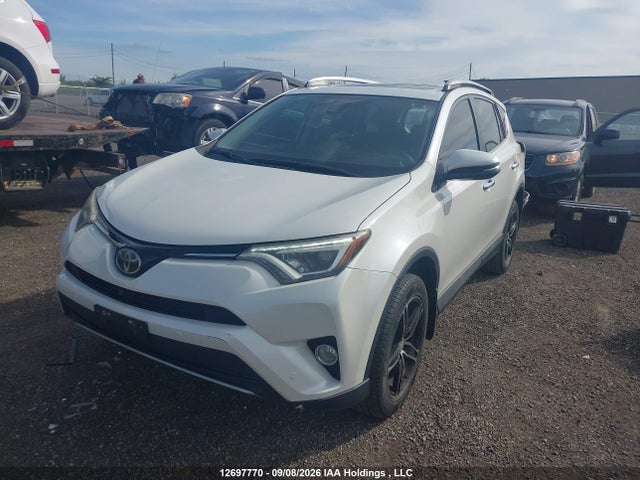 Toyota RAV4 2017 2T3DFREV7HW619565 Image 2