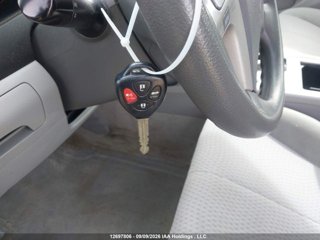 12697806 :رقم المزاد ، 4T1BF3EK3BU191570 vin ، 2011 Toyota Camry Le مزاد بيع
