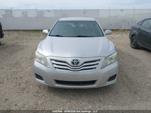 12697806 :رقم المزاد ، 4T1BF3EK3BU191570 vin ، 2011 Toyota Camry Le مزاد بيع