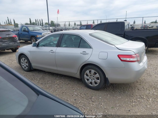 12697806 :رقم المزاد ، 4T1BF3EK3BU191570 vin ، 2011 Toyota Camry Le مزاد بيع