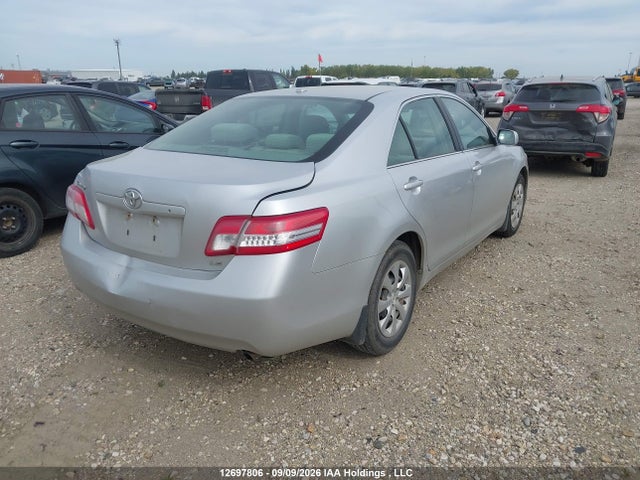 12697806 :رقم المزاد ، 4T1BF3EK3BU191570 vin ، 2011 Toyota Camry Le مزاد بيع