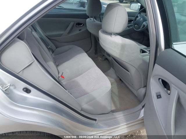 12697806 :رقم المزاد ، 4T1BF3EK3BU191570 vin ، 2011 Toyota Camry Le مزاد بيع