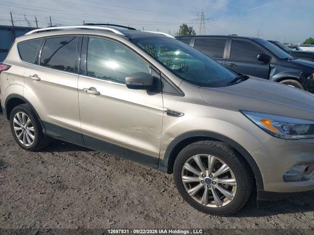 Ford Escape Titanium 2017 1FMCU9J96HUE60864 Image 18