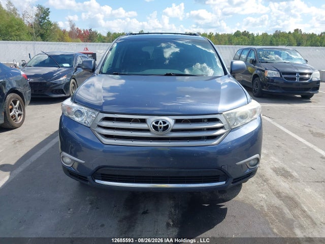 Auction sale of the 2013 Toyota Highlander V6, vin: 5TDBK3EH3DS246093, lot number: 12685593