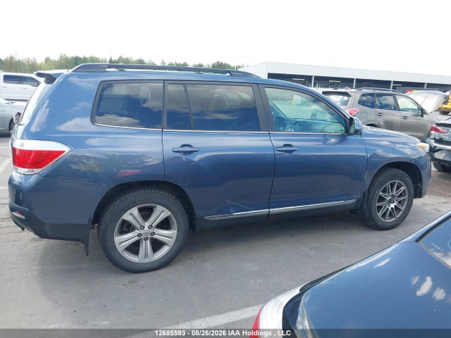 Auction sale of the 2013 Toyota Highlander V6, vin: 5TDBK3EH3DS246093, lot number: 12685593