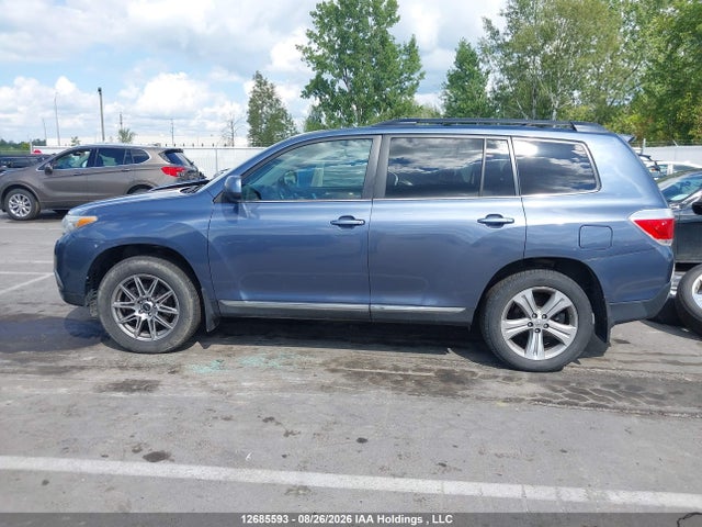 Auction sale of the 2013 Toyota Highlander V6, vin: 5TDBK3EH3DS246093, lot number: 12685593
