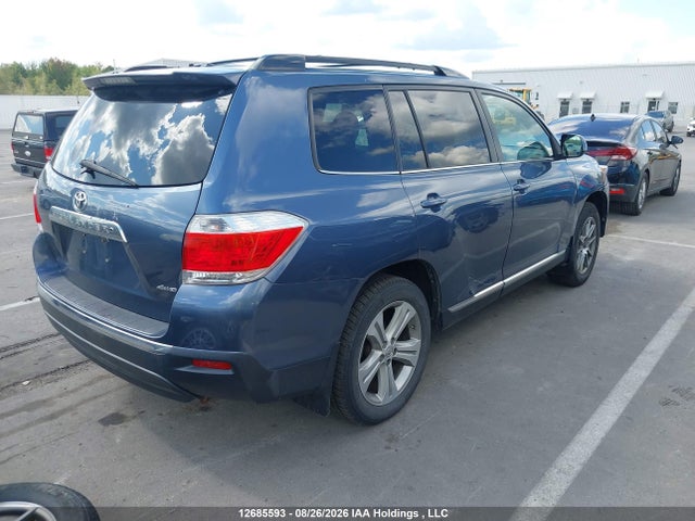 Auction sale of the 2013 Toyota Highlander V6, vin: 5TDBK3EH3DS246093, lot number: 12685593