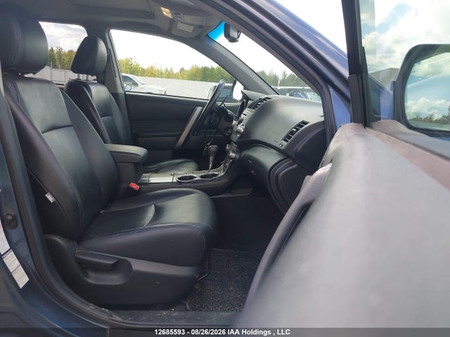 Auction sale of the 2013 Toyota Highlander V6, vin: 5TDBK3EH3DS246093, lot number: 12685593