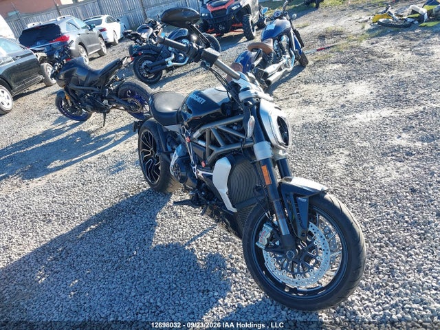 Ducati Ducati 2017 ZDM13BKW4HB008017 zdjęcie główne