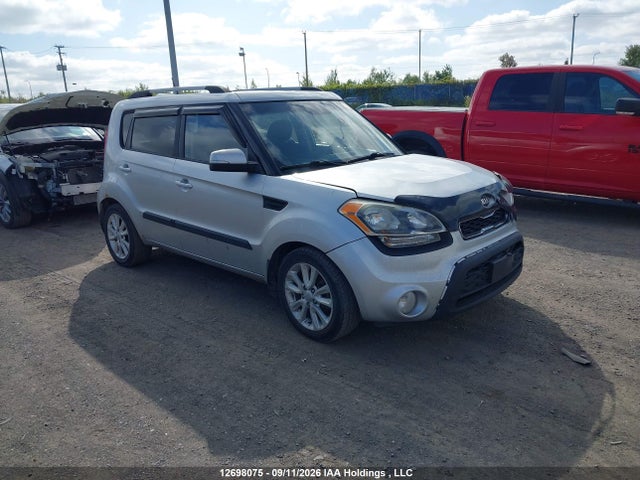2013 Kia Soul 2.0l 2u/2.0l 4u/2.0l 4u Burner/2.0l 4u Luxury/2.0l 4u Retro მანქანა იყიდება აუქციონზე, vin: KNDJT2A60D7766236, აუქციონის ნომერი: 12698075