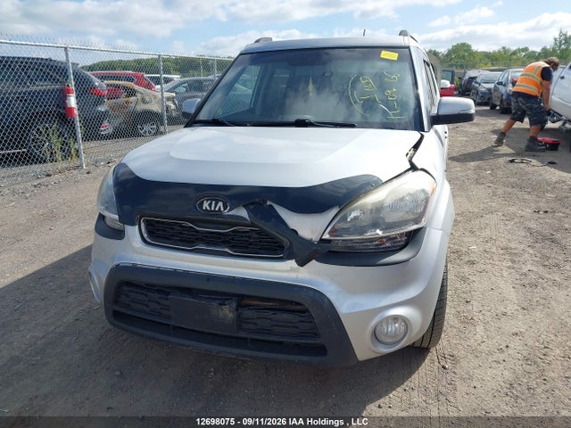 2013 Kia Soul 2.0l 2u/2.0l 4u/2.0l 4u Burner/2.0l 4u Luxury/2.0l 4u Retro მანქანა იყიდება აუქციონზე, vin: KNDJT2A60D7766236, აუქციონის ნომერი: 12698075