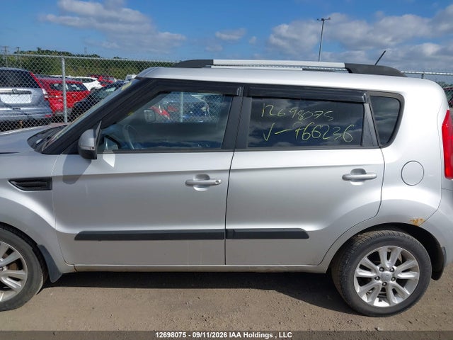 2013 Kia Soul 2.0l 2u/2.0l 4u/2.0l 4u Burner/2.0l 4u Luxury/2.0l 4u Retro მანქანა იყიდება აუქციონზე, vin: KNDJT2A60D7766236, აუქციონის ნომერი: 12698075
