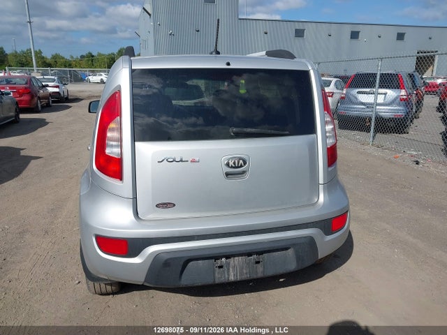 2013 Kia Soul 2.0l 2u/2.0l 4u/2.0l 4u Burner/2.0l 4u Luxury/2.0l 4u Retro მანქანა იყიდება აუქციონზე, vin: KNDJT2A60D7766236, აუქციონის ნომერი: 12698075
