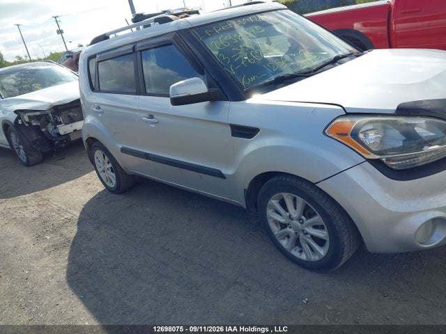 2013 Kia Soul 2.0l 2u/2.0l 4u/2.0l 4u Burner/2.0l 4u Luxury/2.0l 4u Retro მანქანა იყიდება აუქციონზე, vin: KNDJT2A60D7766236, აუქციონის ნომერი: 12698075