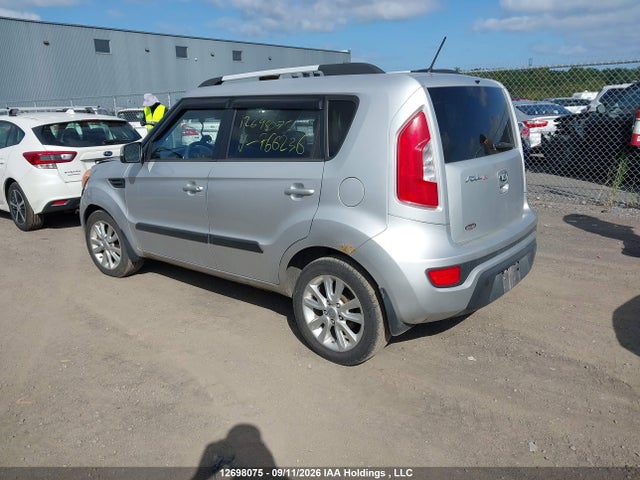 2013 Kia Soul 2.0l 2u/2.0l 4u/2.0l 4u Burner/2.0l 4u Luxury/2.0l 4u Retro მანქანა იყიდება აუქციონზე, vin: KNDJT2A60D7766236, აუქციონის ნომერი: 12698075