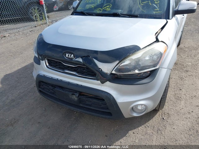 2013 Kia Soul 2.0l 2u/2.0l 4u/2.0l 4u Burner/2.0l 4u Luxury/2.0l 4u Retro მანქანა იყიდება აუქციონზე, vin: KNDJT2A60D7766236, აუქციონის ნომერი: 12698075